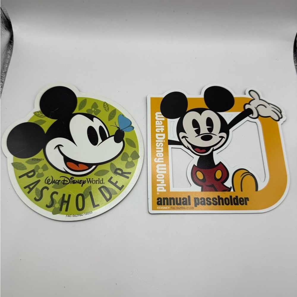 Authentic Walt Disney Flower & Garden Mickey Annual Passholder Magnet (2) Lot